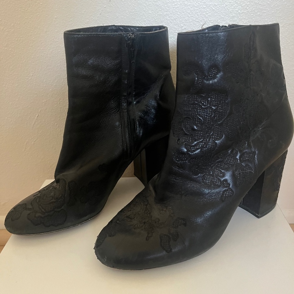 Michael Kors Claire embossed leather ankle boots sz 10